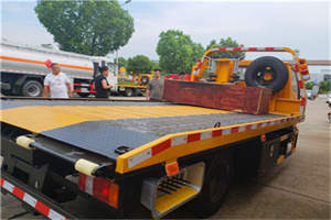 连州附近拖车电话号码服务