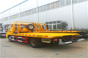 连州附近拖车救援搭电